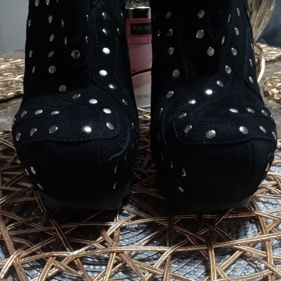 Camilla Skovgaard Black Suede Studded Wedge Ankle Boots - Picture 4 of 13